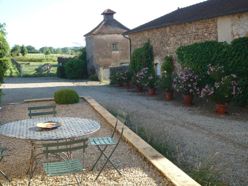 Bed and Breakfast Manoir De Malfarat Charlieu Exterior foto