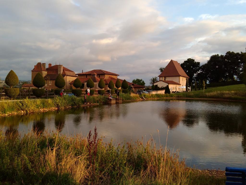 Bed and Breakfast Manoir De Malfarat Charlieu Exterior foto