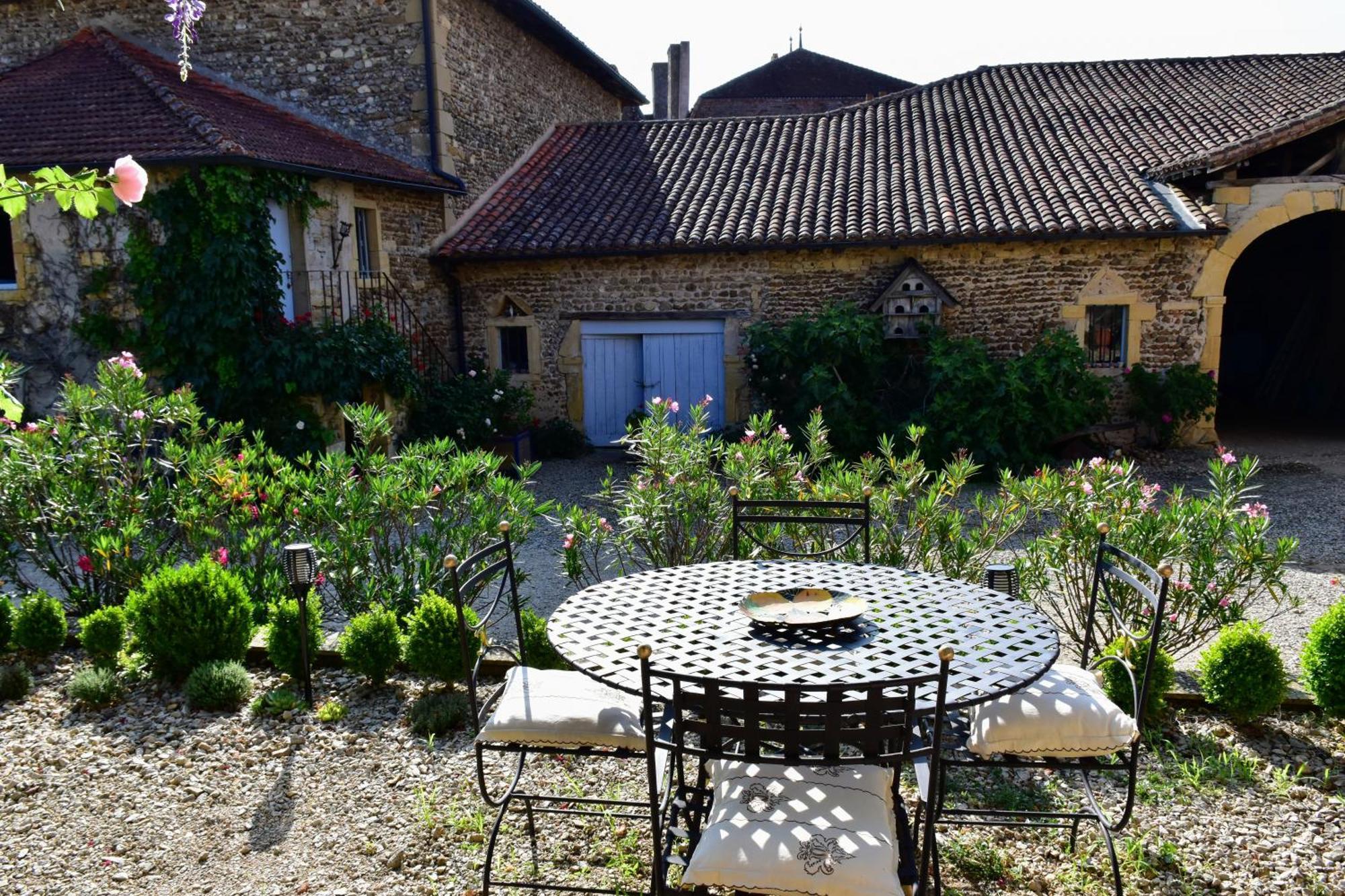 Bed and Breakfast Manoir De Malfarat Charlieu Exterior foto